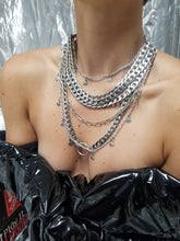 Thick chain necklace