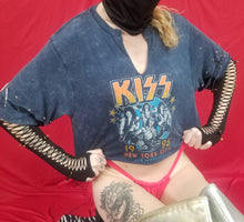 KiSS Crop Tee